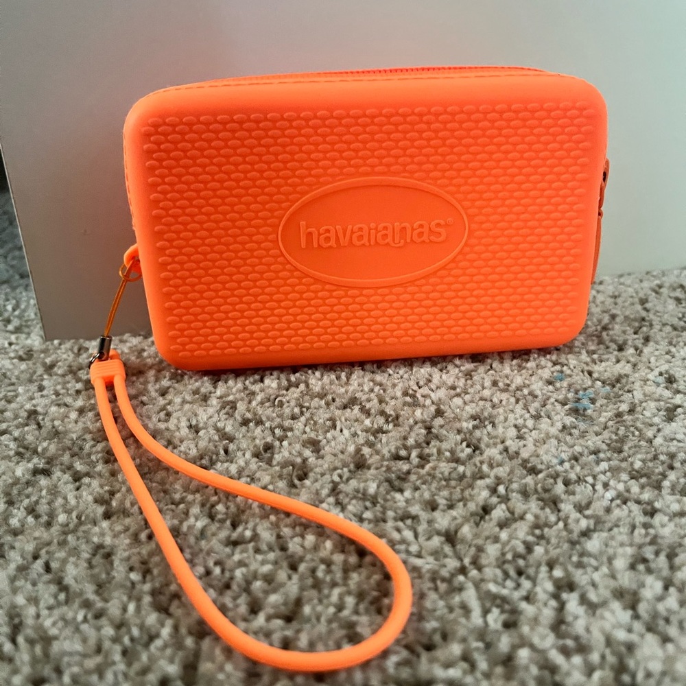 Neon silicone wristlet